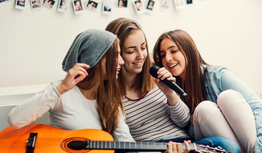 Akademik Koleji İngilizce Karaoke Kulübü