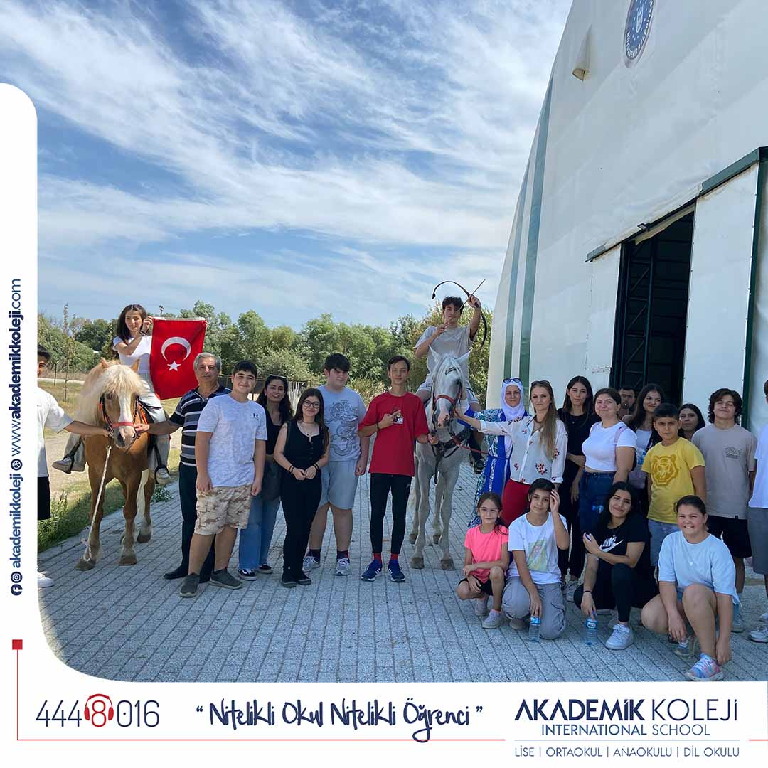 Akademik Koleji öğrencilerinin Padok kafe at çiftliği gezisi